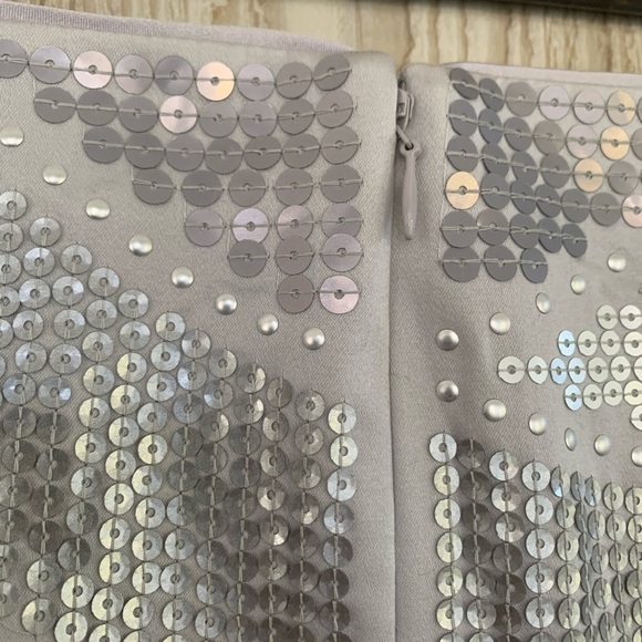 WHITE HOUSE BLACK MARKET Gray Sequin Skirt - Picture 5 of 6